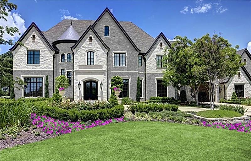 Luxurious house with beautiful landscaping in Cumming, GA